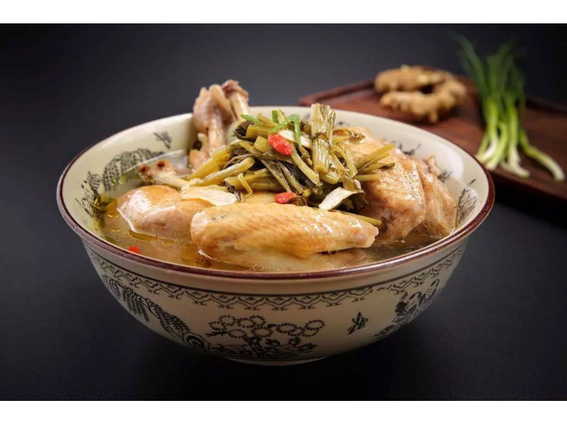 奉节的一道名菜   " 奉节陶记紫阳鸡"首当其冲
